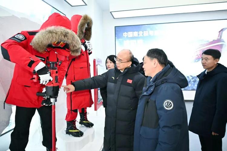 许勤哈尔滨调研重点产业项目建设 以网络技术服务赋能高质量发展